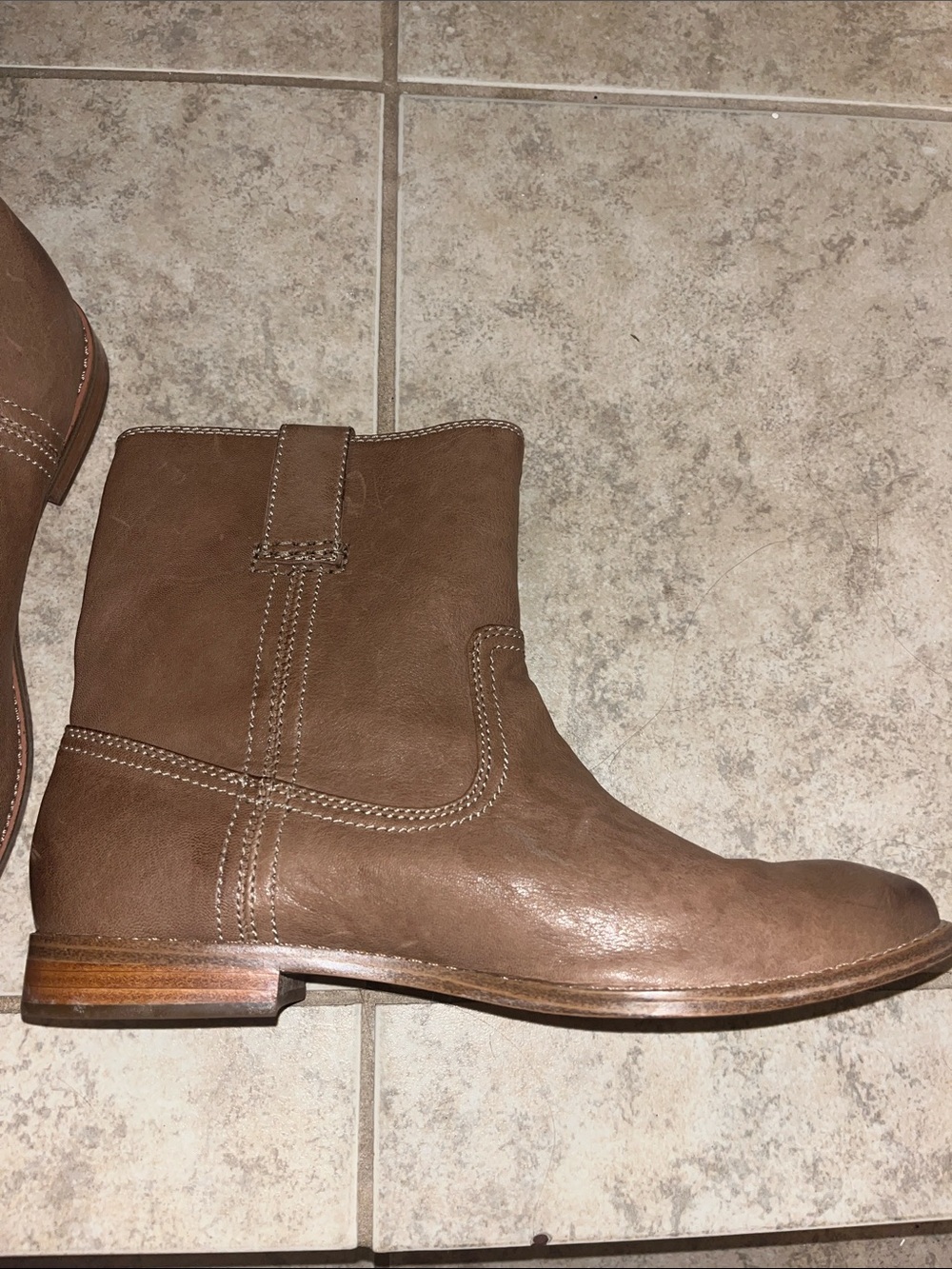 Frye Brown Distressed Leather Pull On Ankle Boots Women’s 8M - Picture 4 of 9